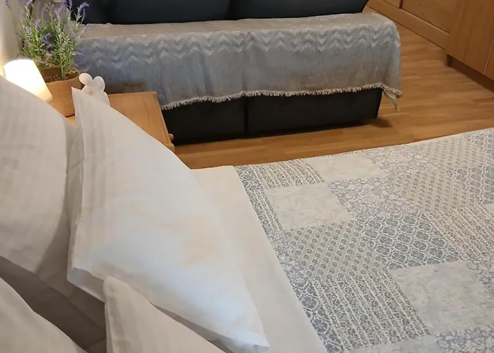 Andromache Center Cozy *